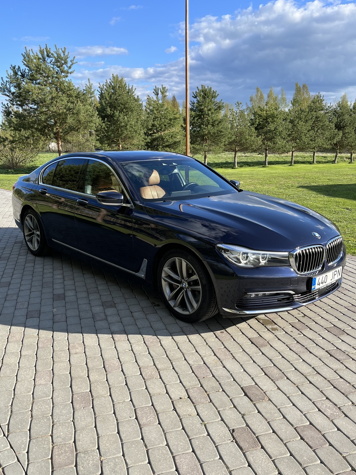 BMW 730