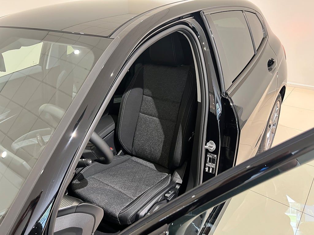 BMW 120 2026, kuva 5/10