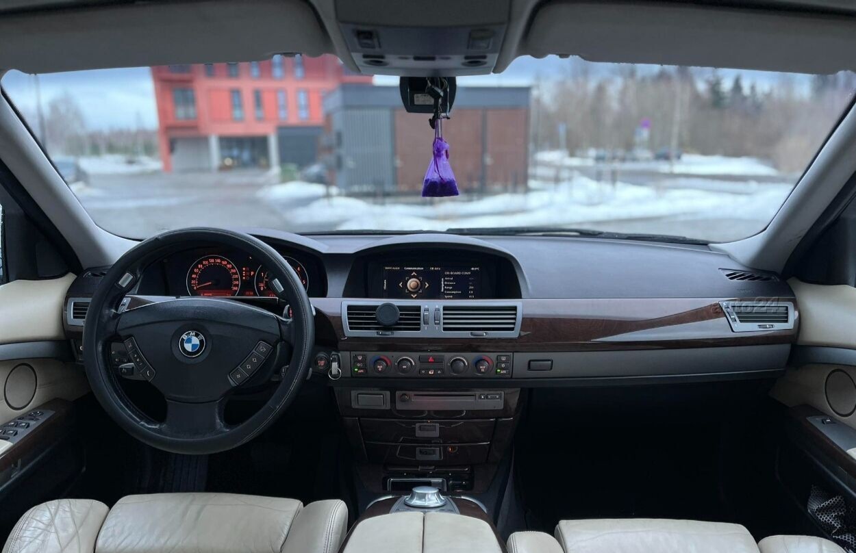 BMW 730 2004, photo 4/4
