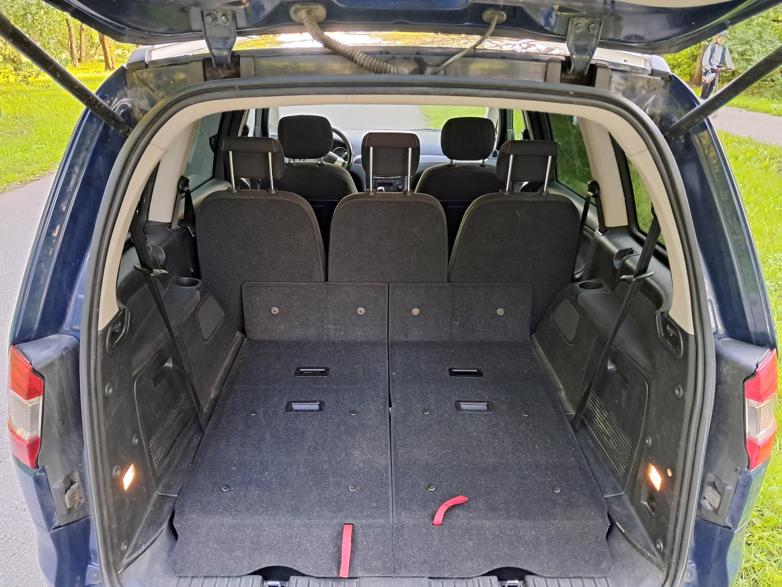 Ford Galaxy 2012, photo 5/11