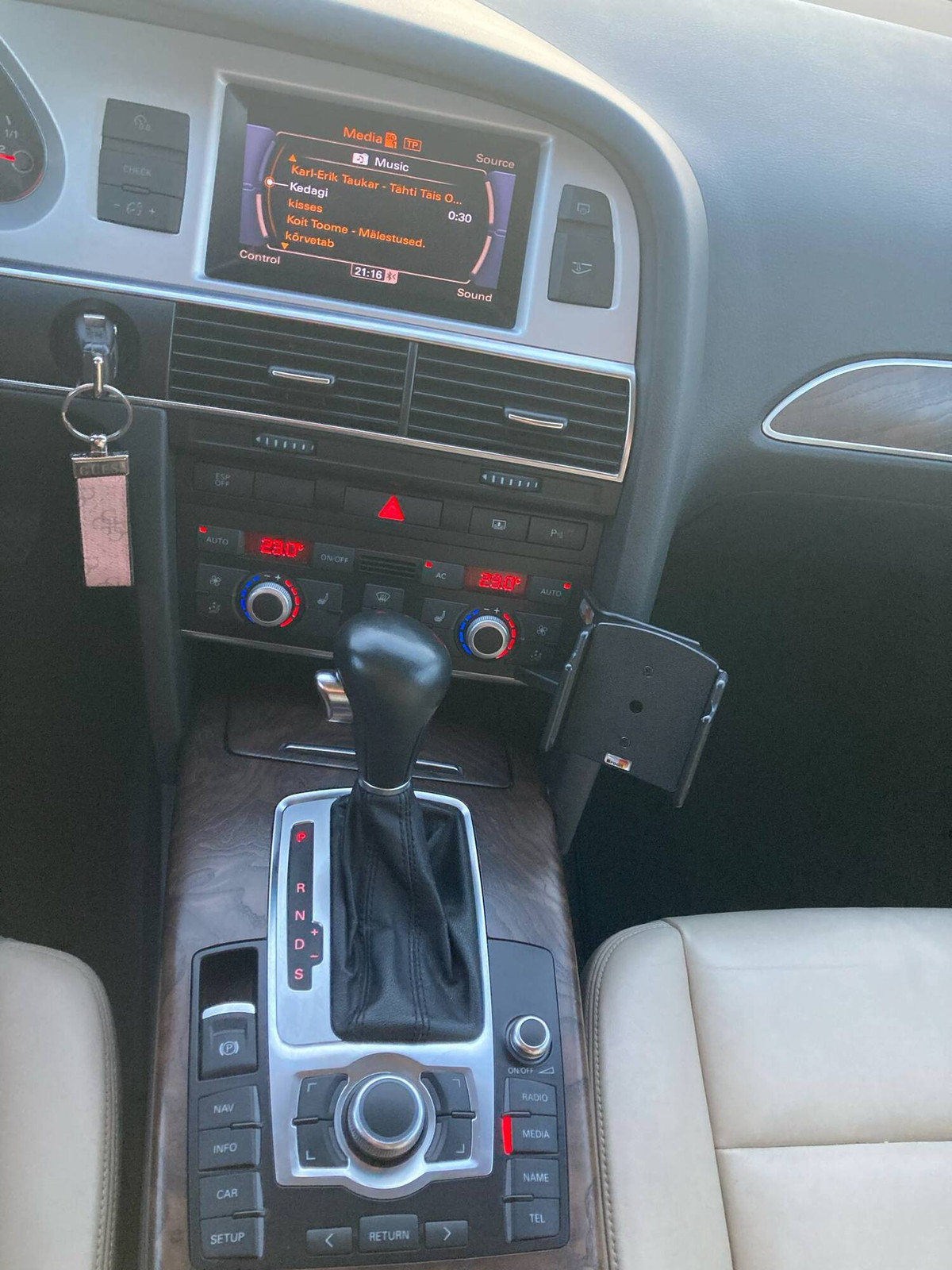 Audi A6 2010, photo 6/9
