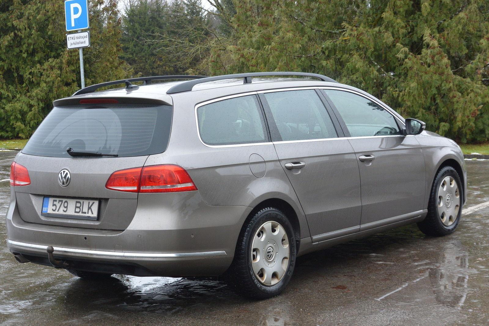 Volkswagen Passat Variant 2011, photo 4/5