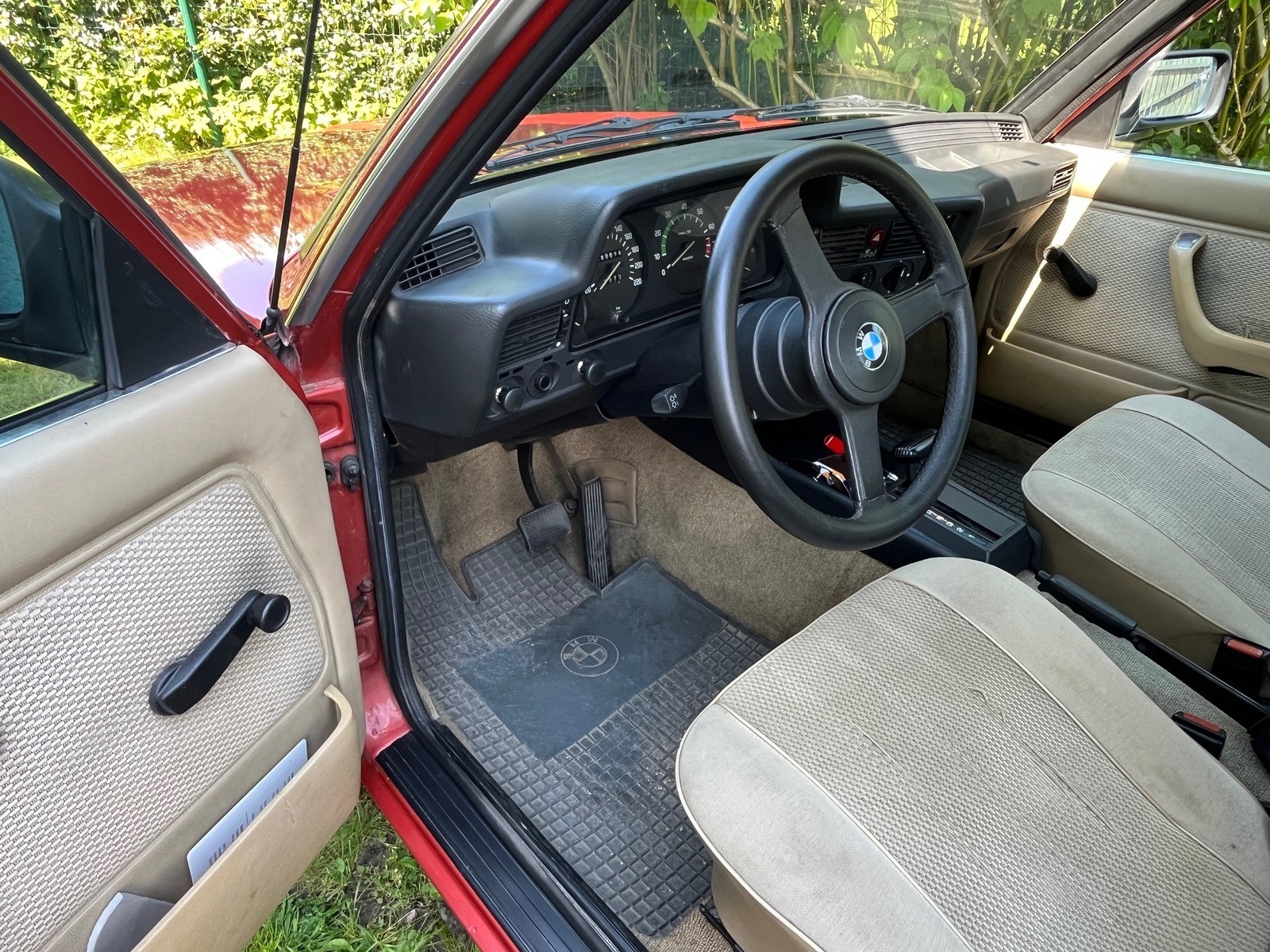 BMW 320 1982, photo 5/10