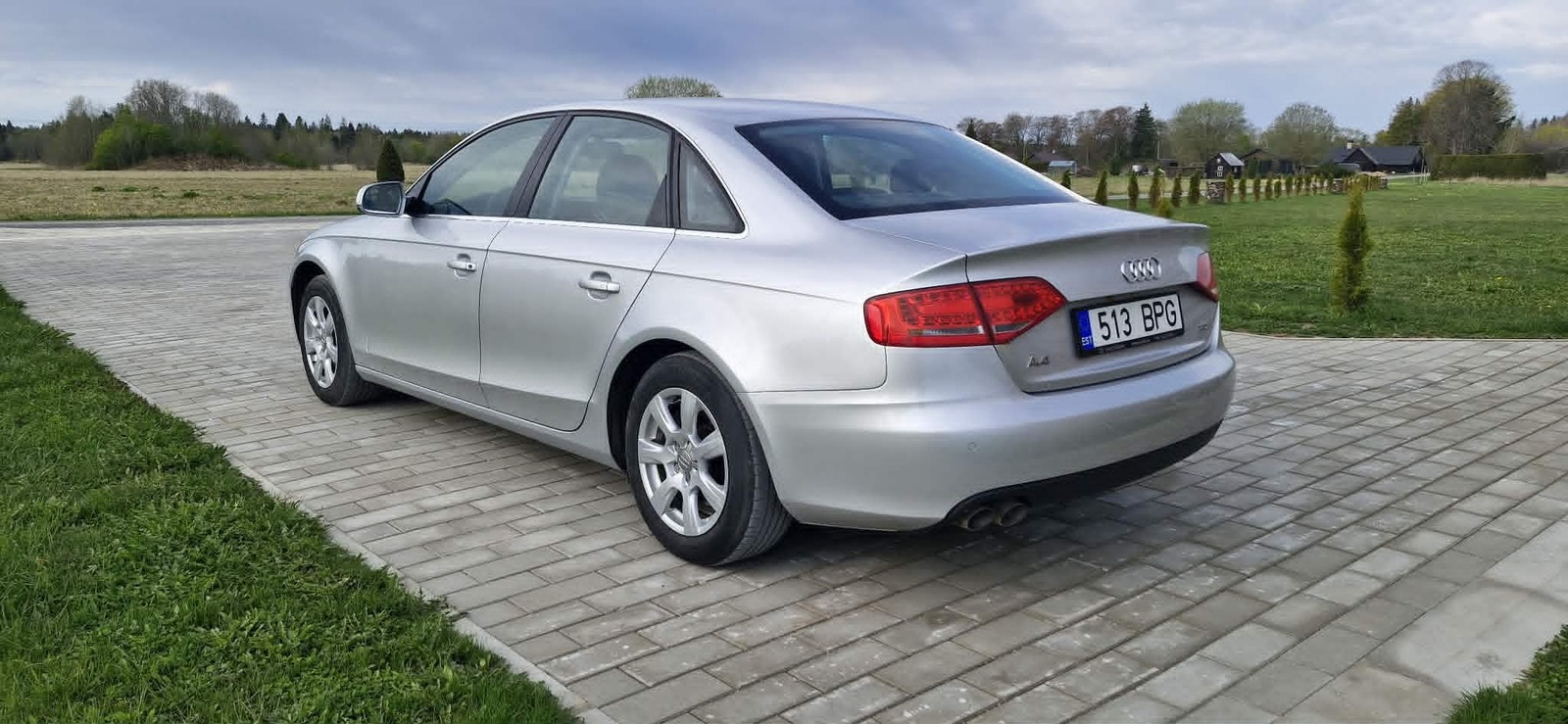 Audi A4 2010, photo 3/6