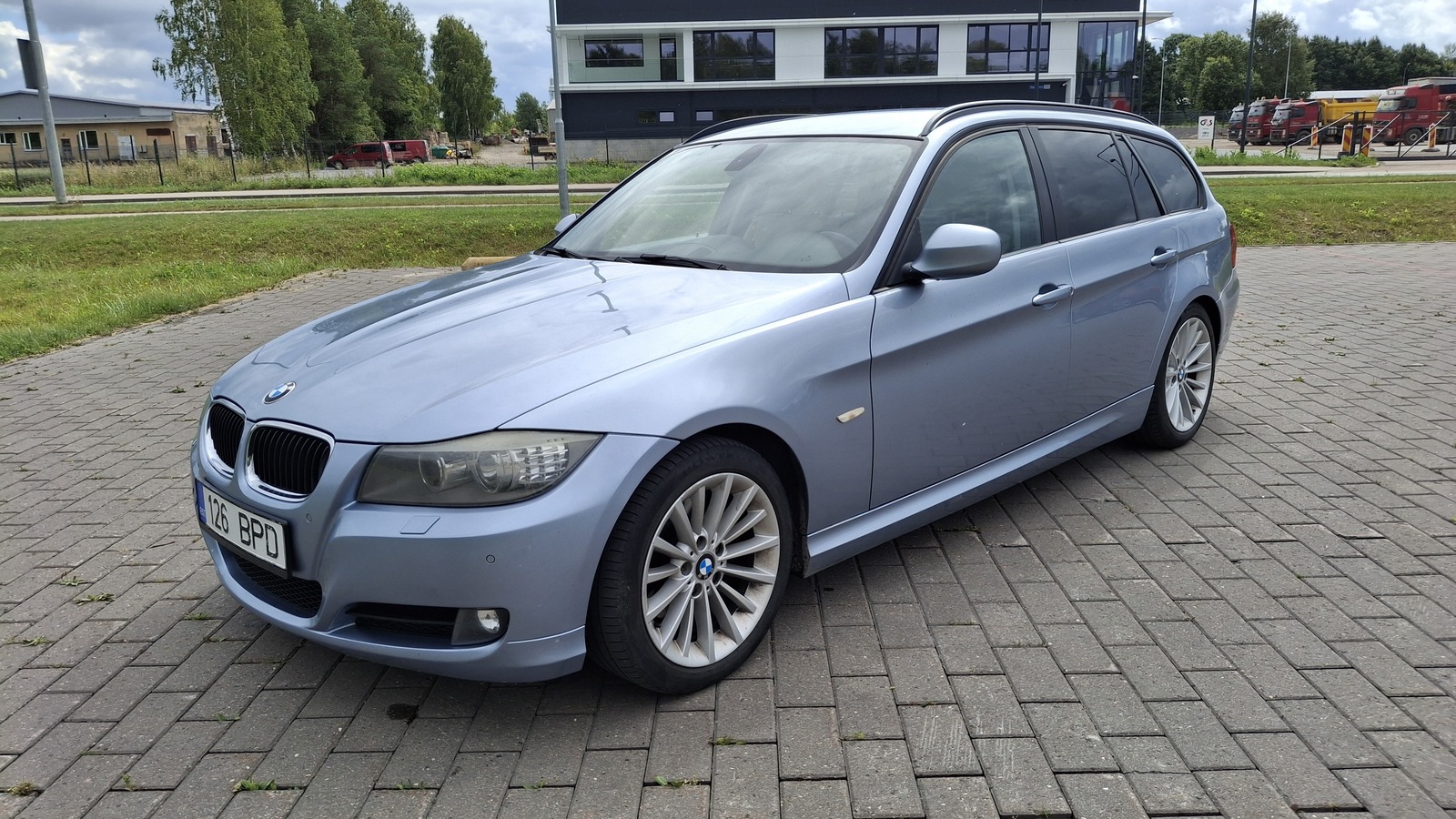 BMW 320 2011, kuva 3/10