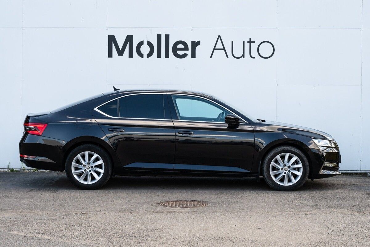 Škoda Superb 2021, photo 5/10