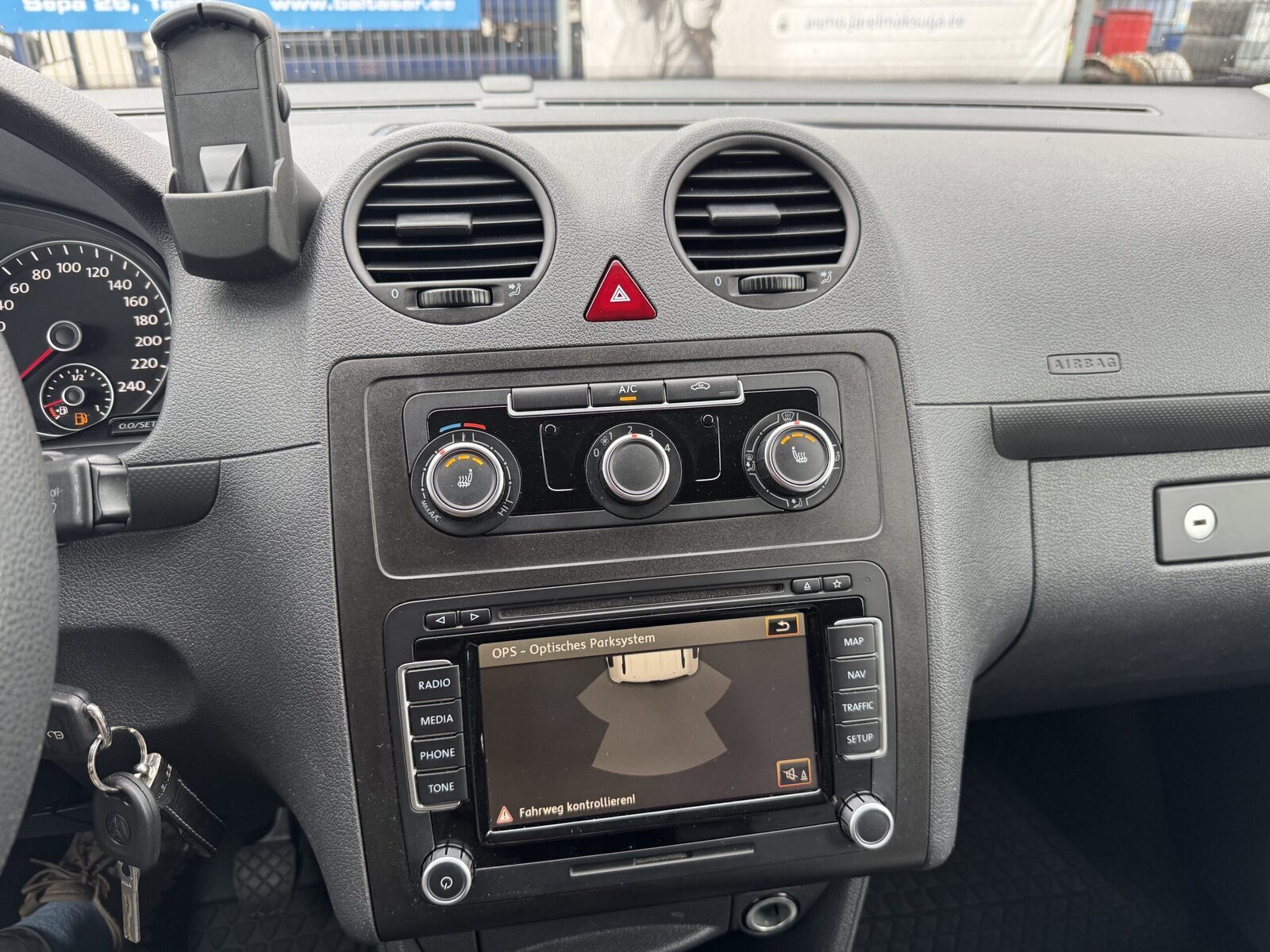 Volkswagen Caddy 2013, photo 6/19