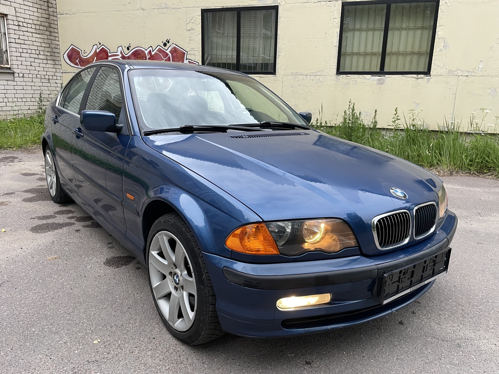 BMW 330