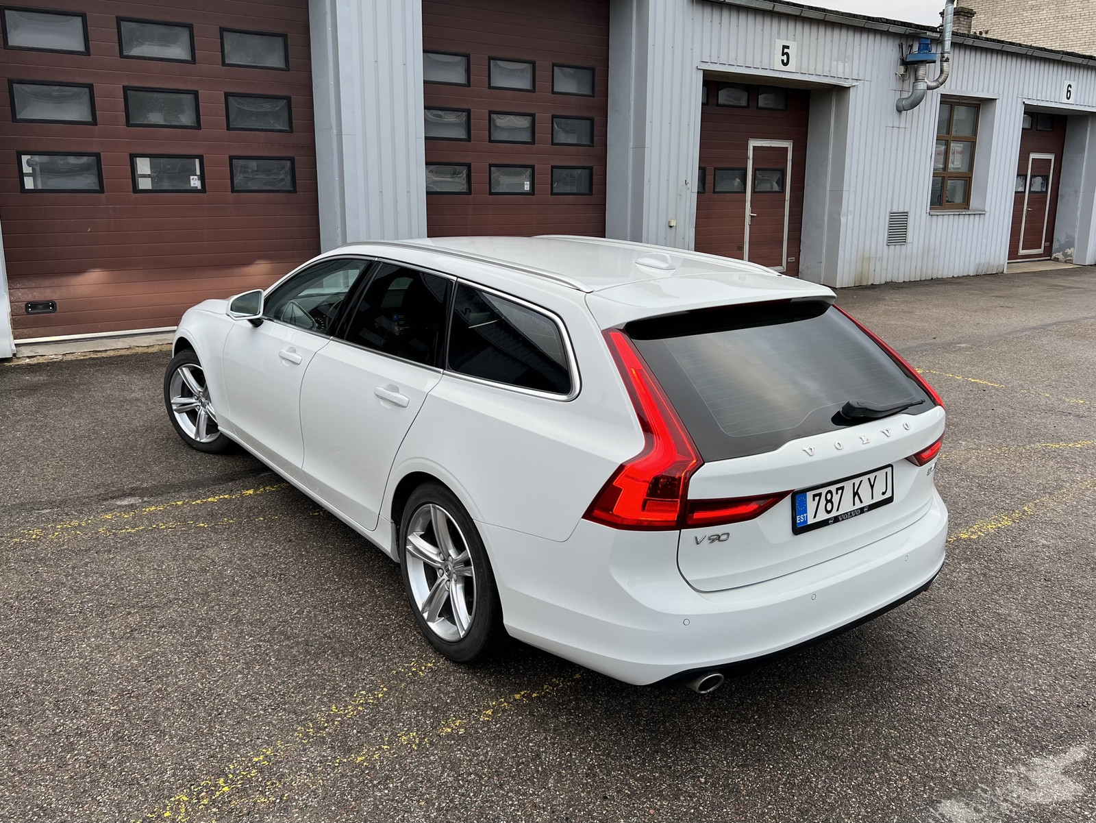 Volvo V90 2017, kuva 3/20