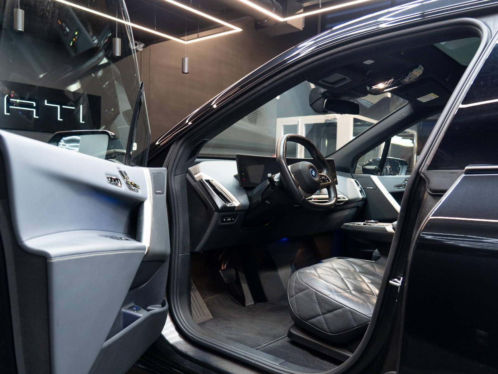 BMW iX 2023, photo 4/15