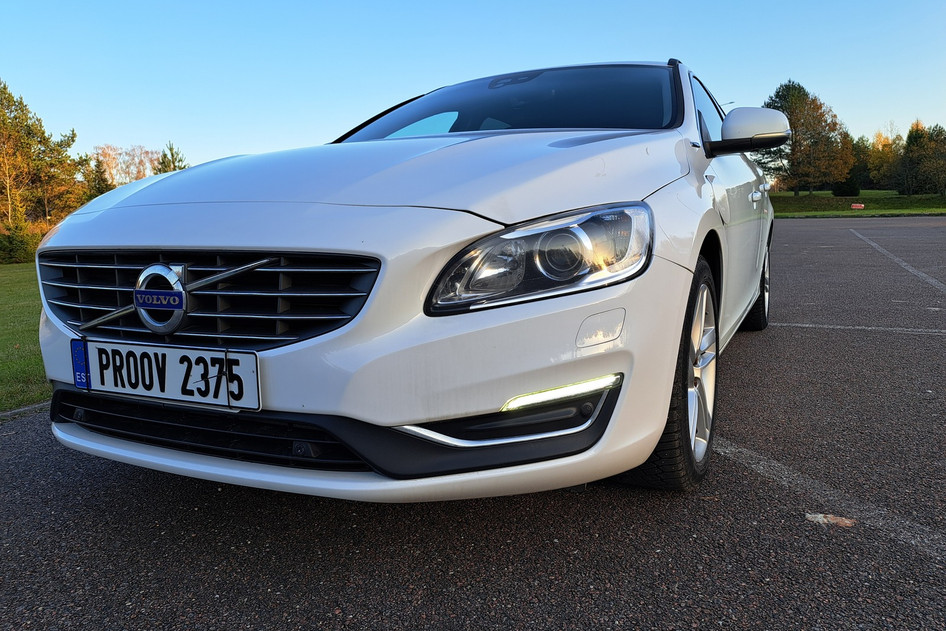 Volvo V60, 2017, 162 kW, подключаемый гибрид (дизель/электричество), автомат, полный привод