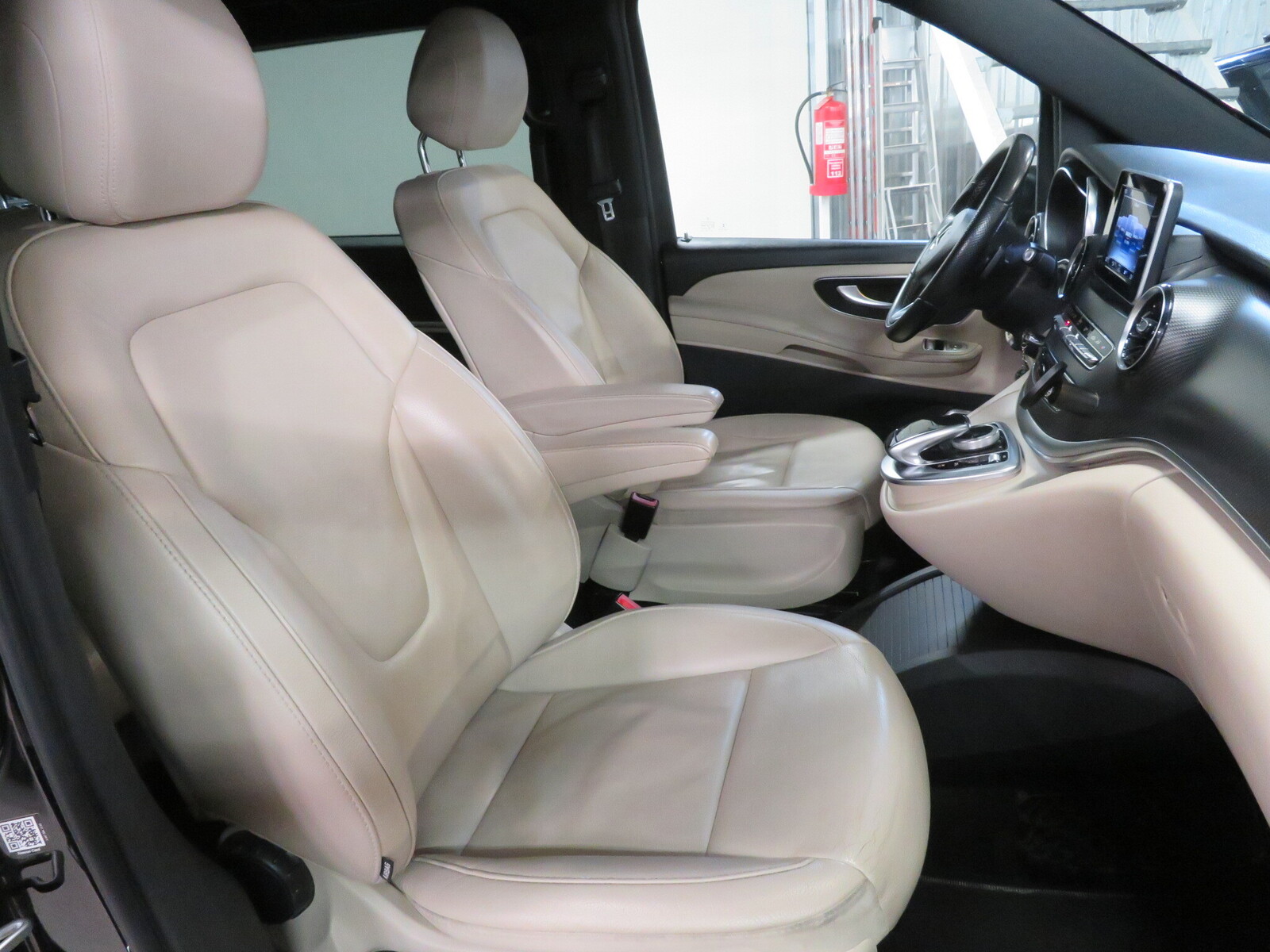 Mercedes-Benz V 300 2019, photo 4/10