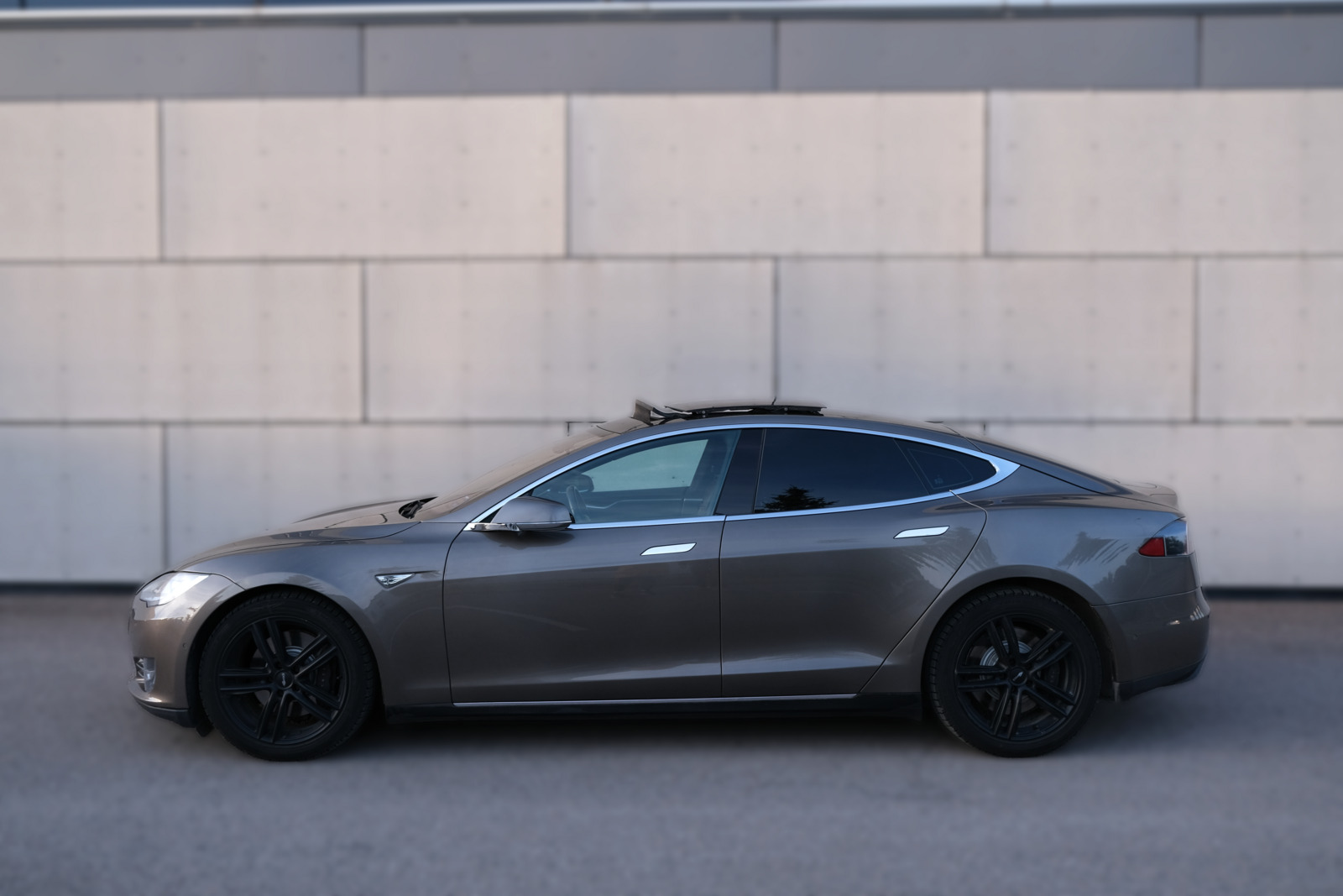 Tesla Model S 85 D 158kW 2015, kuva 4/20