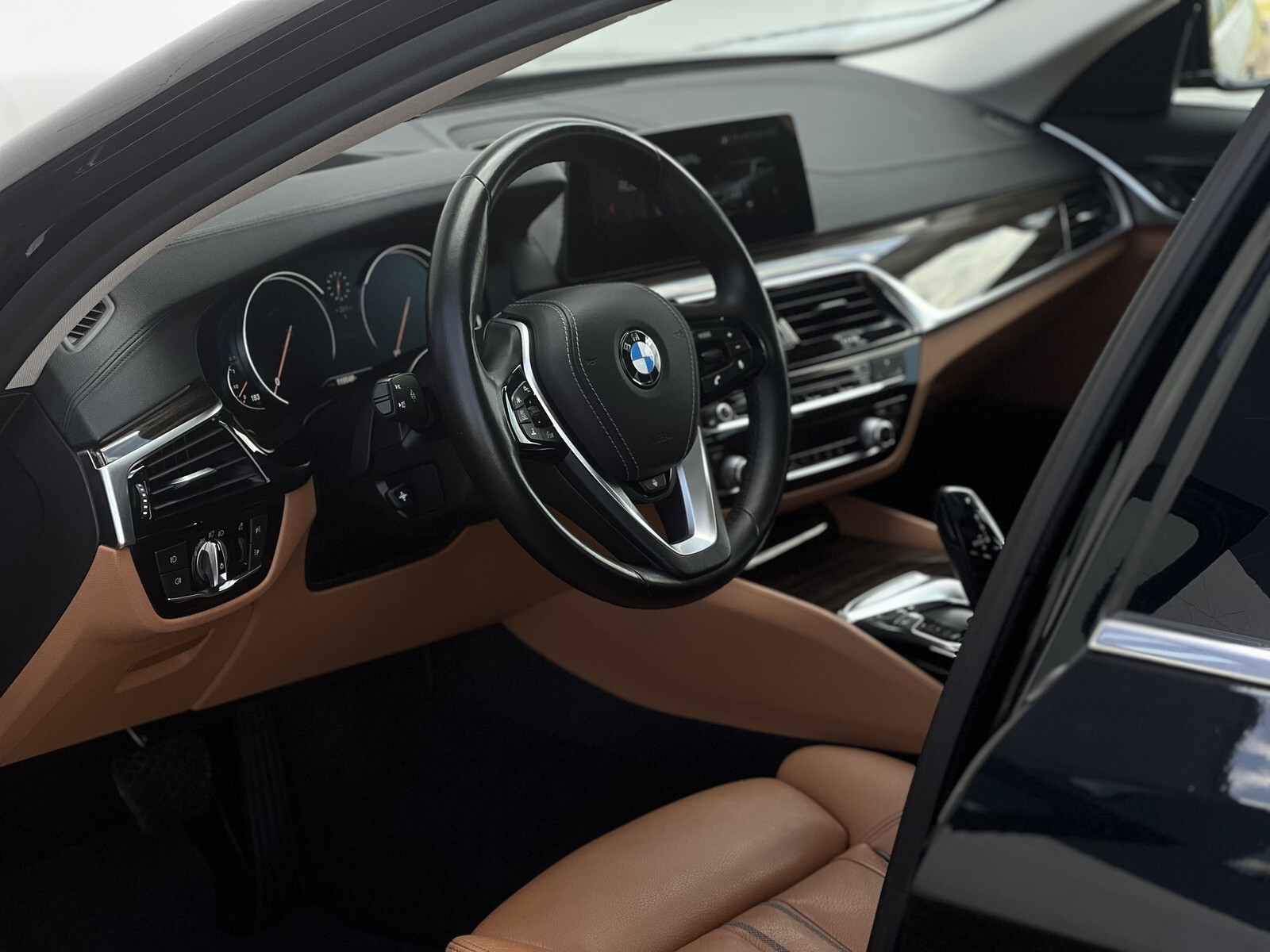 BMW 520 2017, photo 5/10