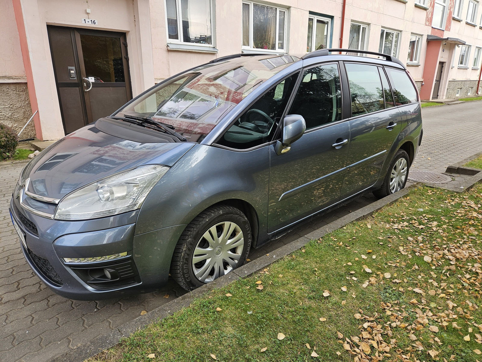Citroën C4 Picasso 2011, photo 4/6