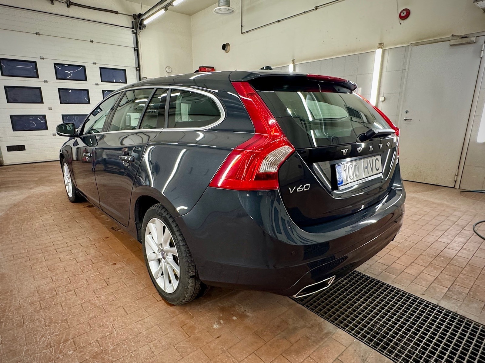 Volvo V60 D4 2014, photo 4/25