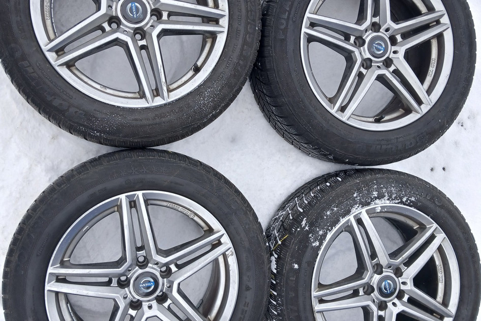 Kasutatud valuvelg+lamellrehv 225/55R17, Volvo