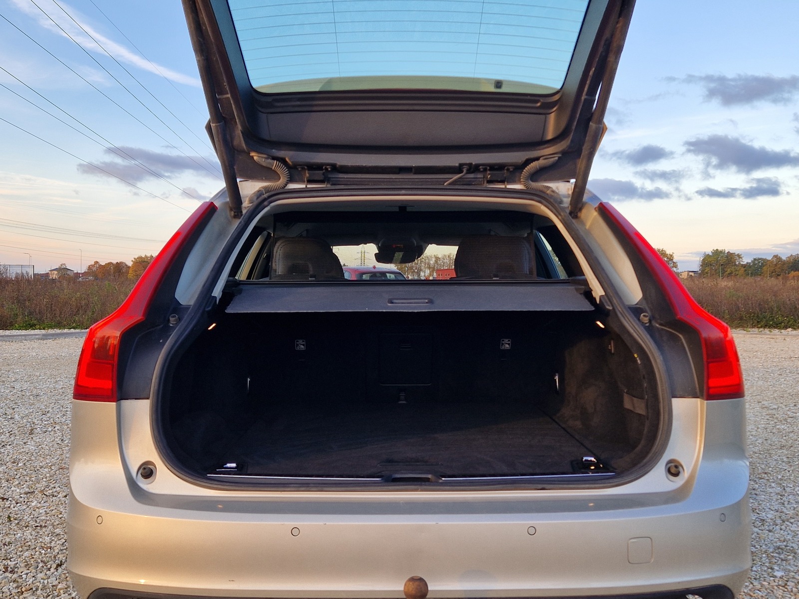 Volvo V90 2019, kuva 6/9