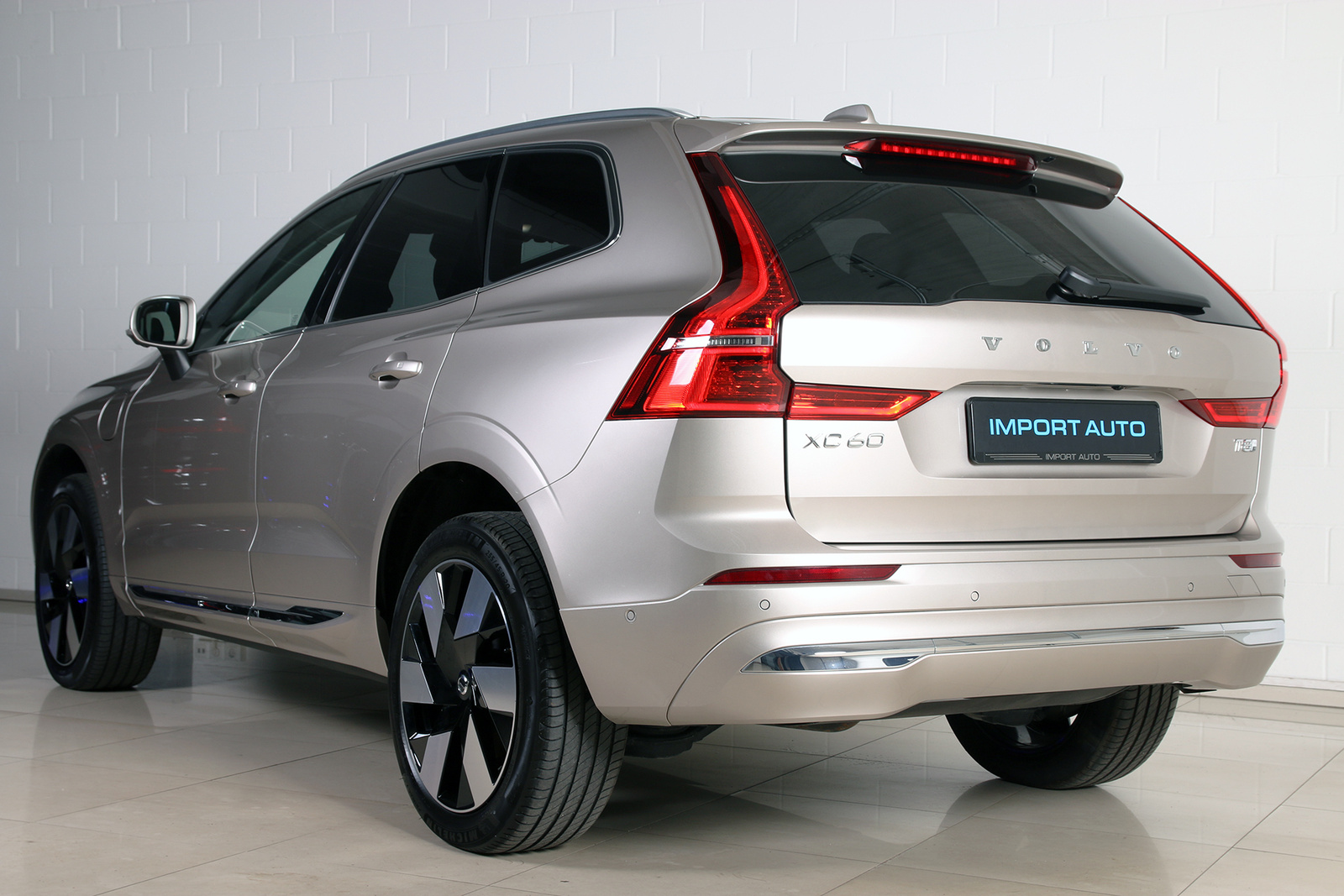 Volvo XC60 2024, photo 4/10