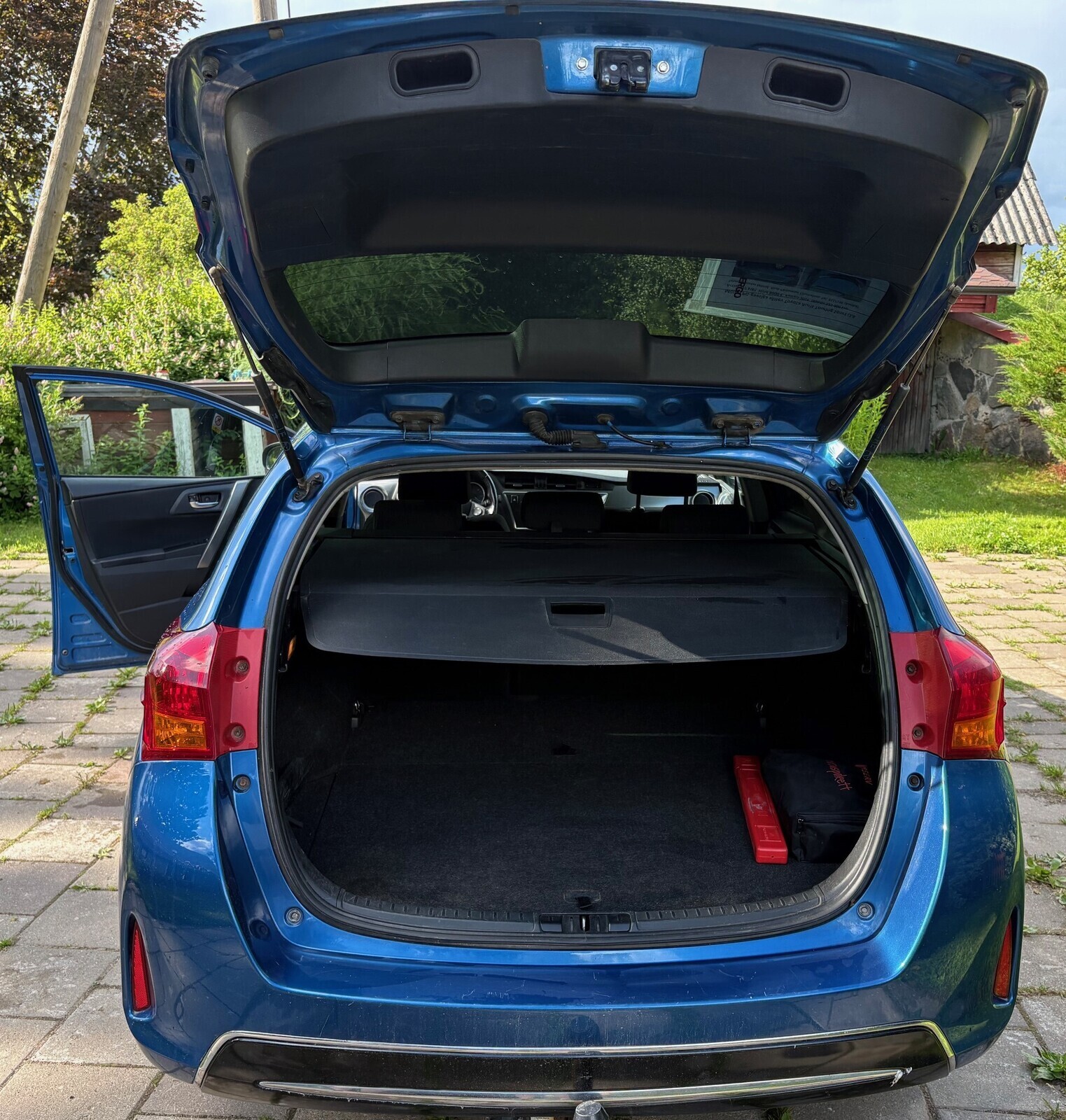Toyota Auris 2014, photo 6/9