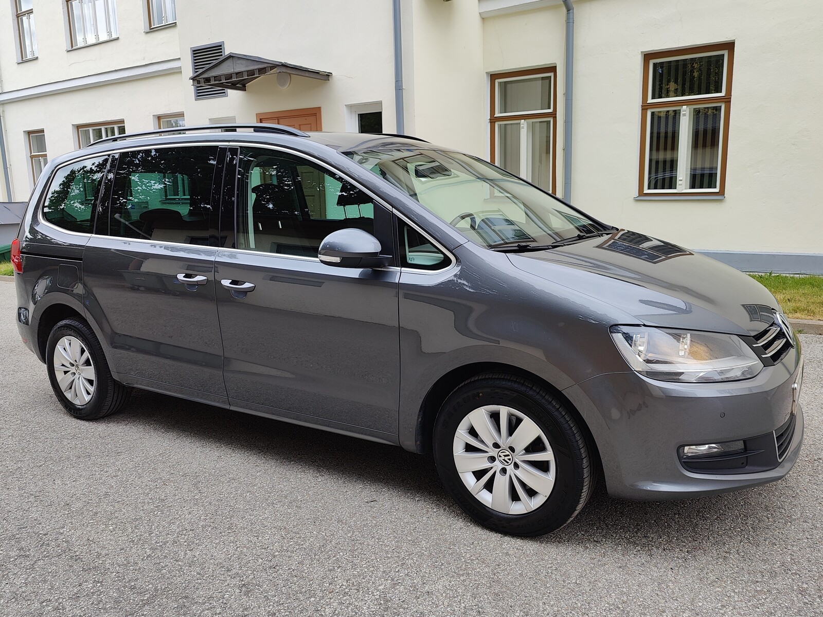 Volkswagen Sharan 2012, photo 3/10