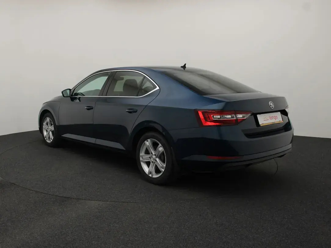Škoda Superb 2016, photo 7/31