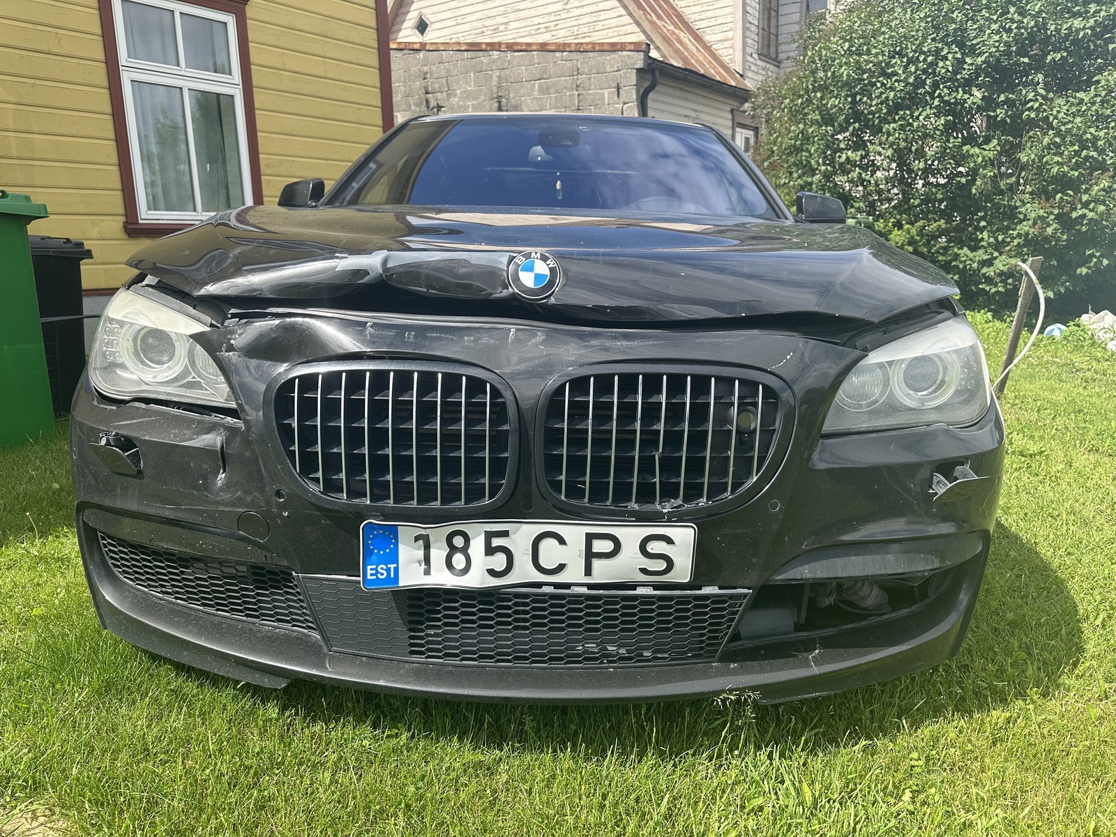 BMW 750