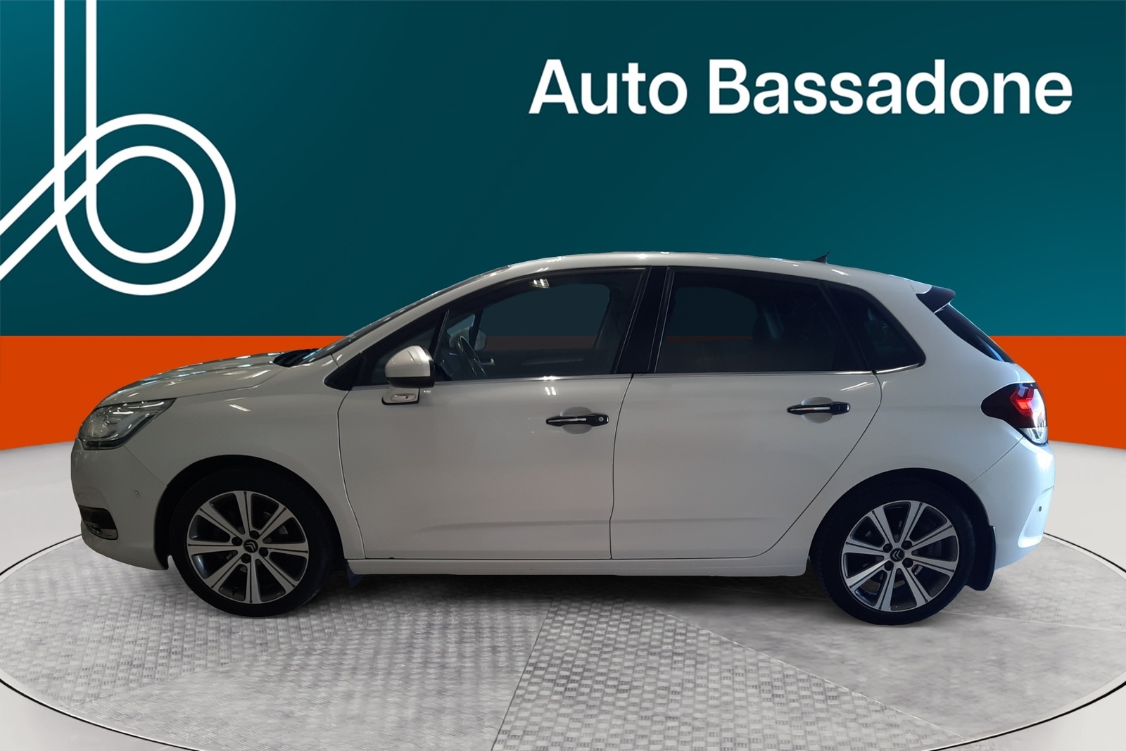Citroën C4 2016, photo 2/35