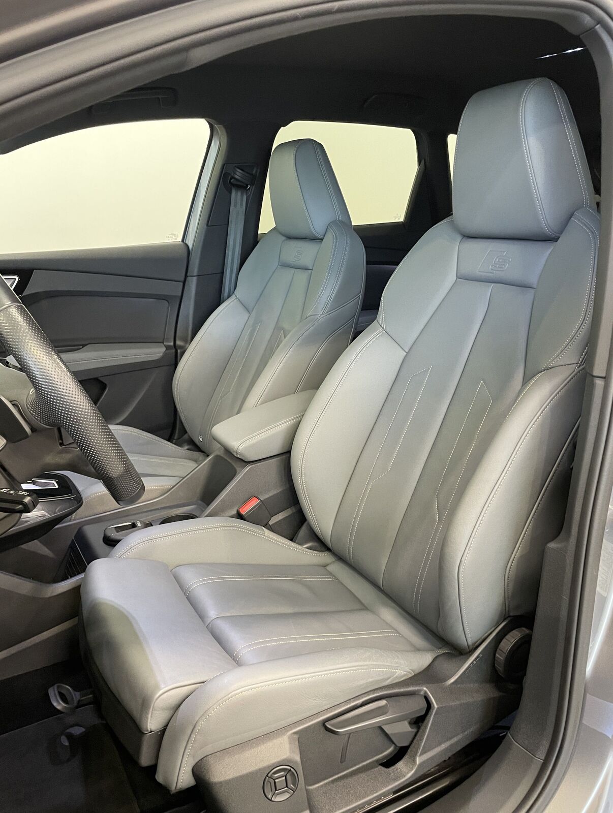 Audi Q4 e-tron 2023, photo 7/10
