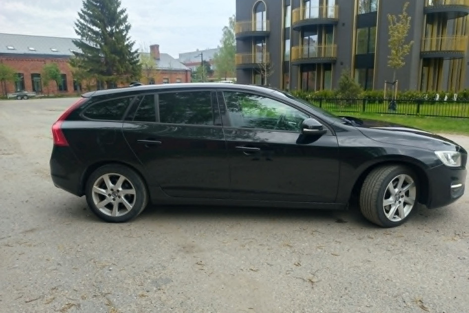 Volvo V60, 2015, 2.0, 100 kW, diesel, automatic, front-wheel drive
