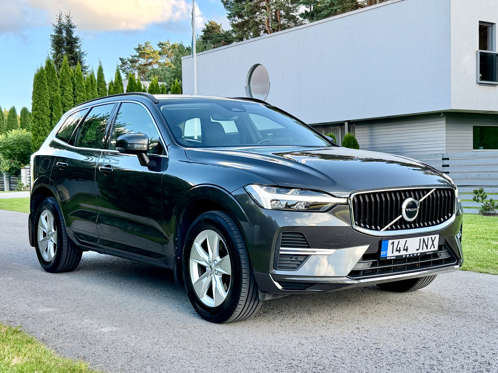 Volvo XC60 2022, photo 6/27
