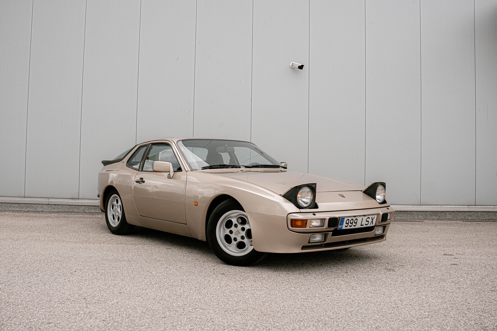 Porsche 944