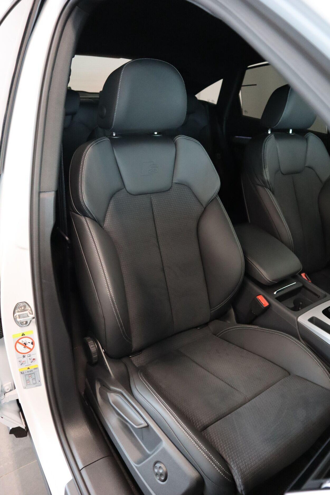Audi Q5 2024, photo 2/11