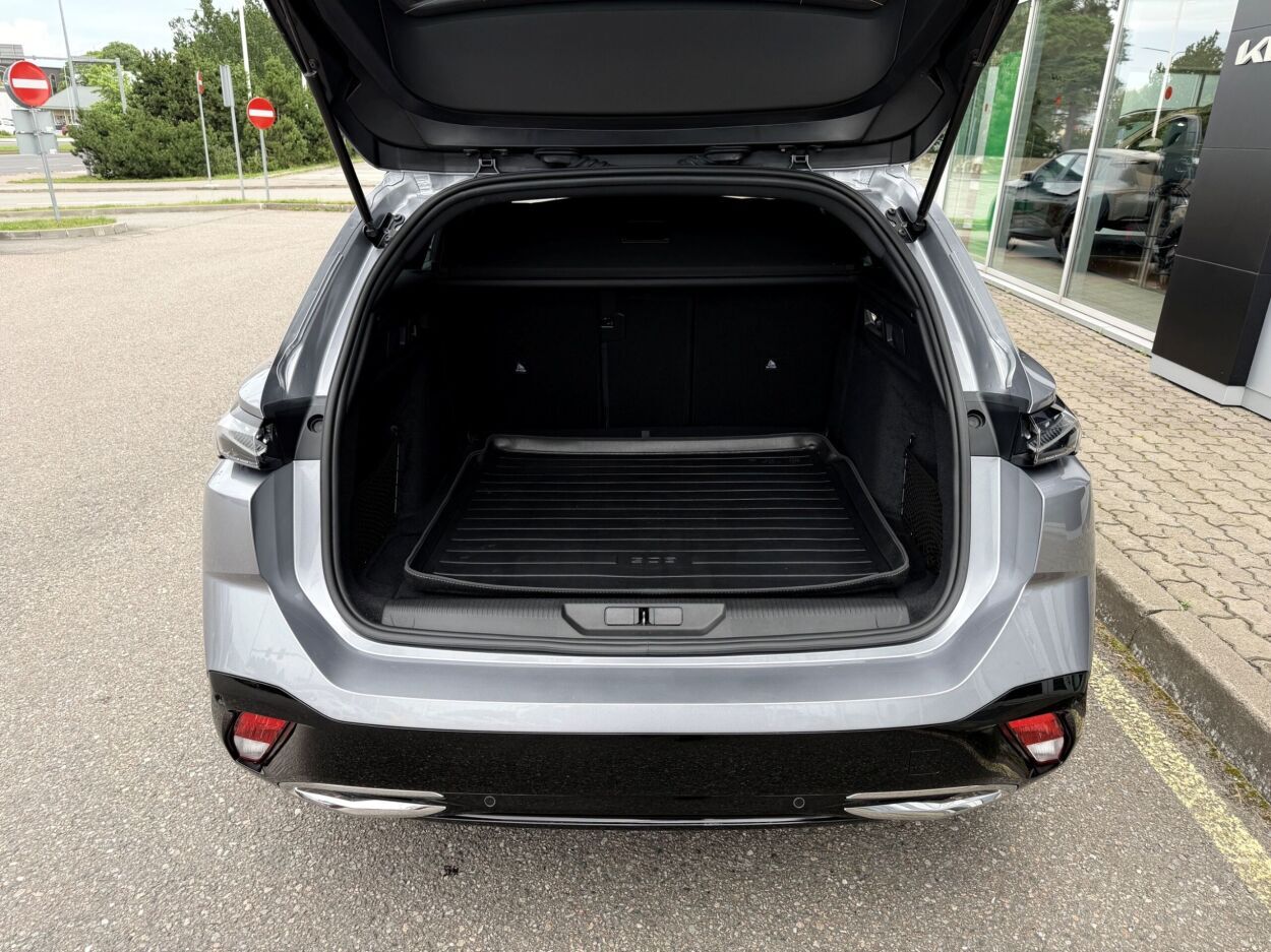 Peugeot 308 2024, photo 6/10