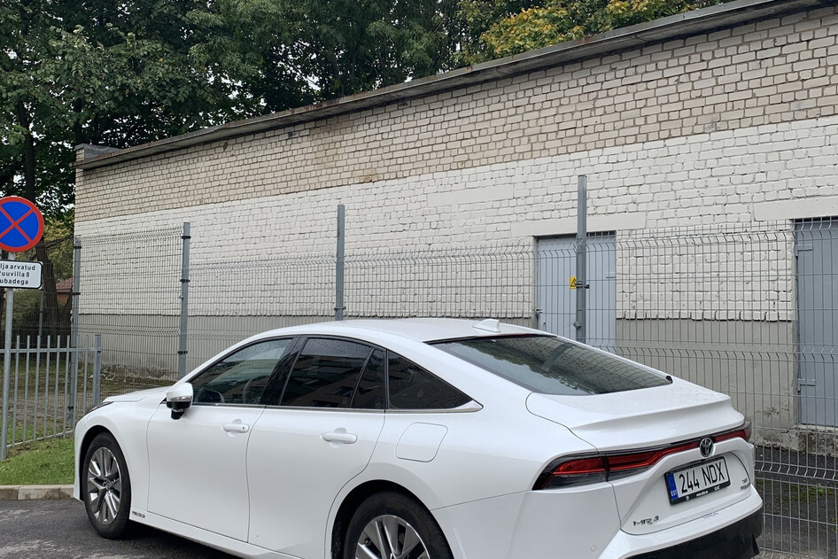 Toyota Mirai, 2023, 134 kW, electric, automatic, rear-wheel drive