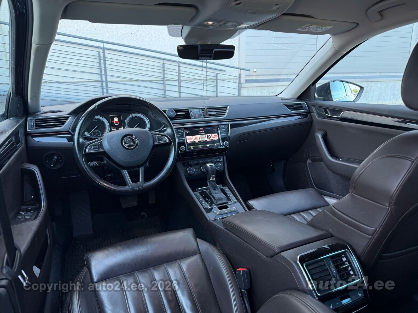 Škoda Superb 2016, photo 7/9