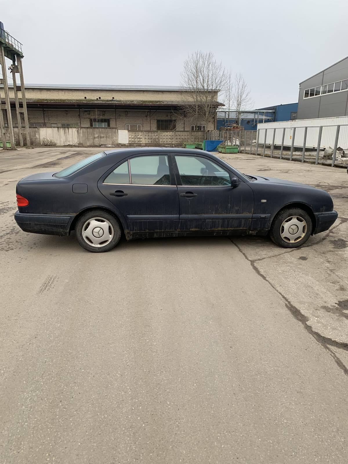 Mercedes-Benz E 200 1998, kuva 6/6