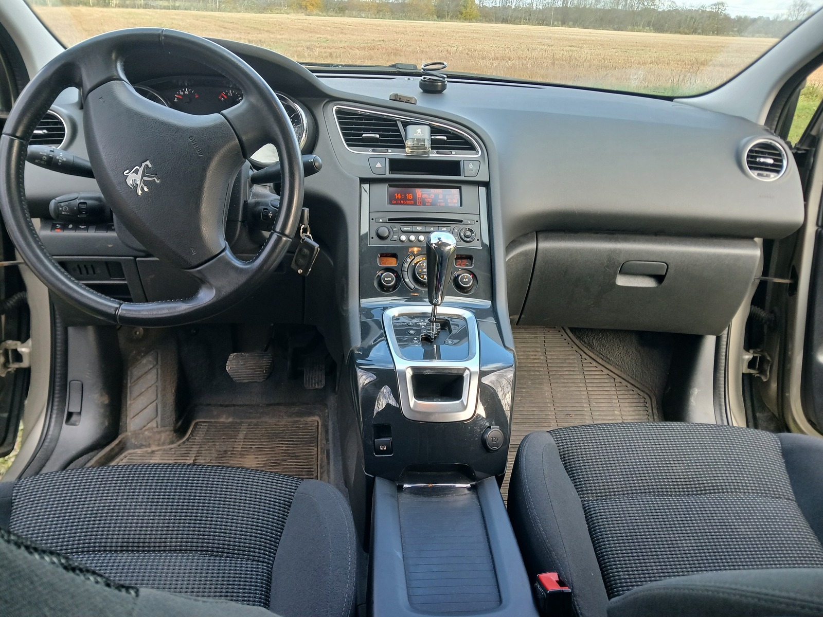 Peugeot 5008 2016, photo 6/8