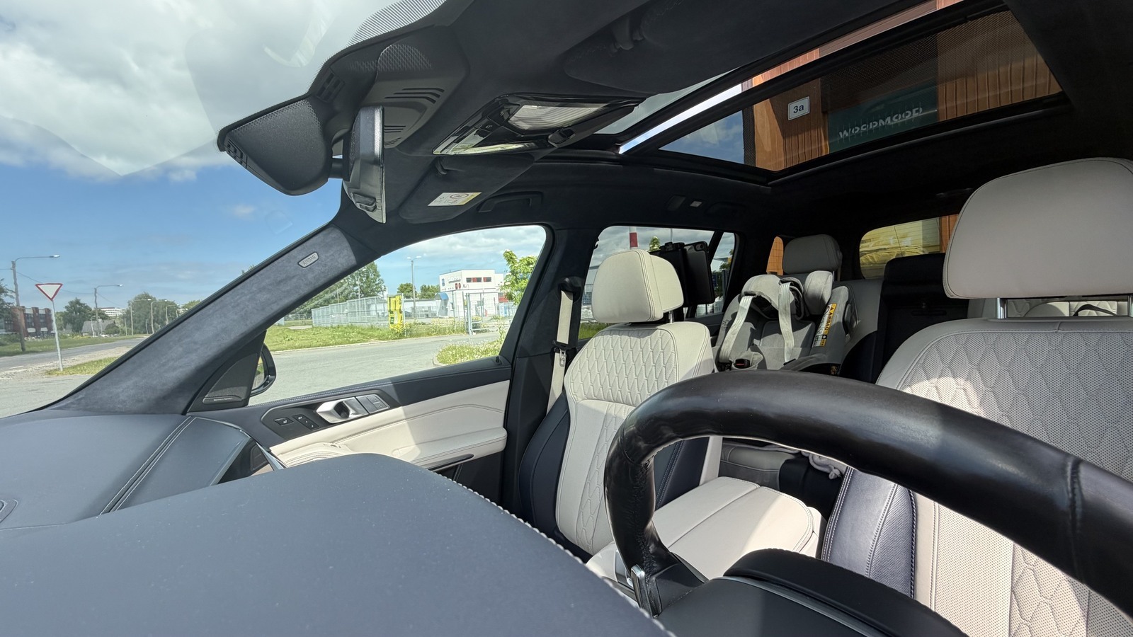 BMW X7 2021, kuva 7/8