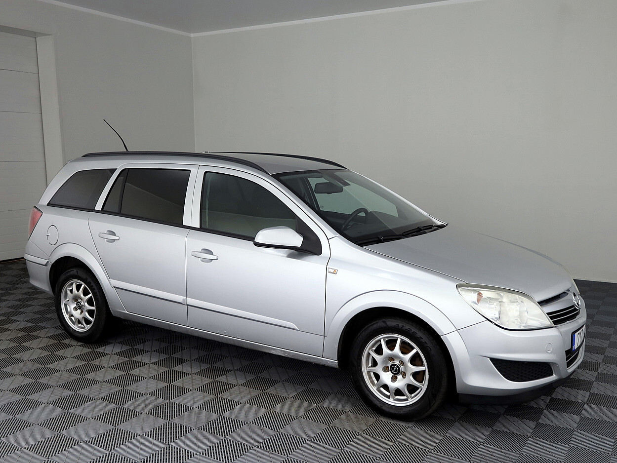 Opel Astra Elegance Facelift 1.7 CDTi 81kW