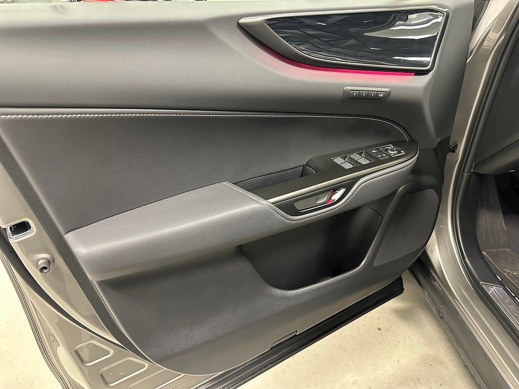 Lexus NX 2025, photo 7/10