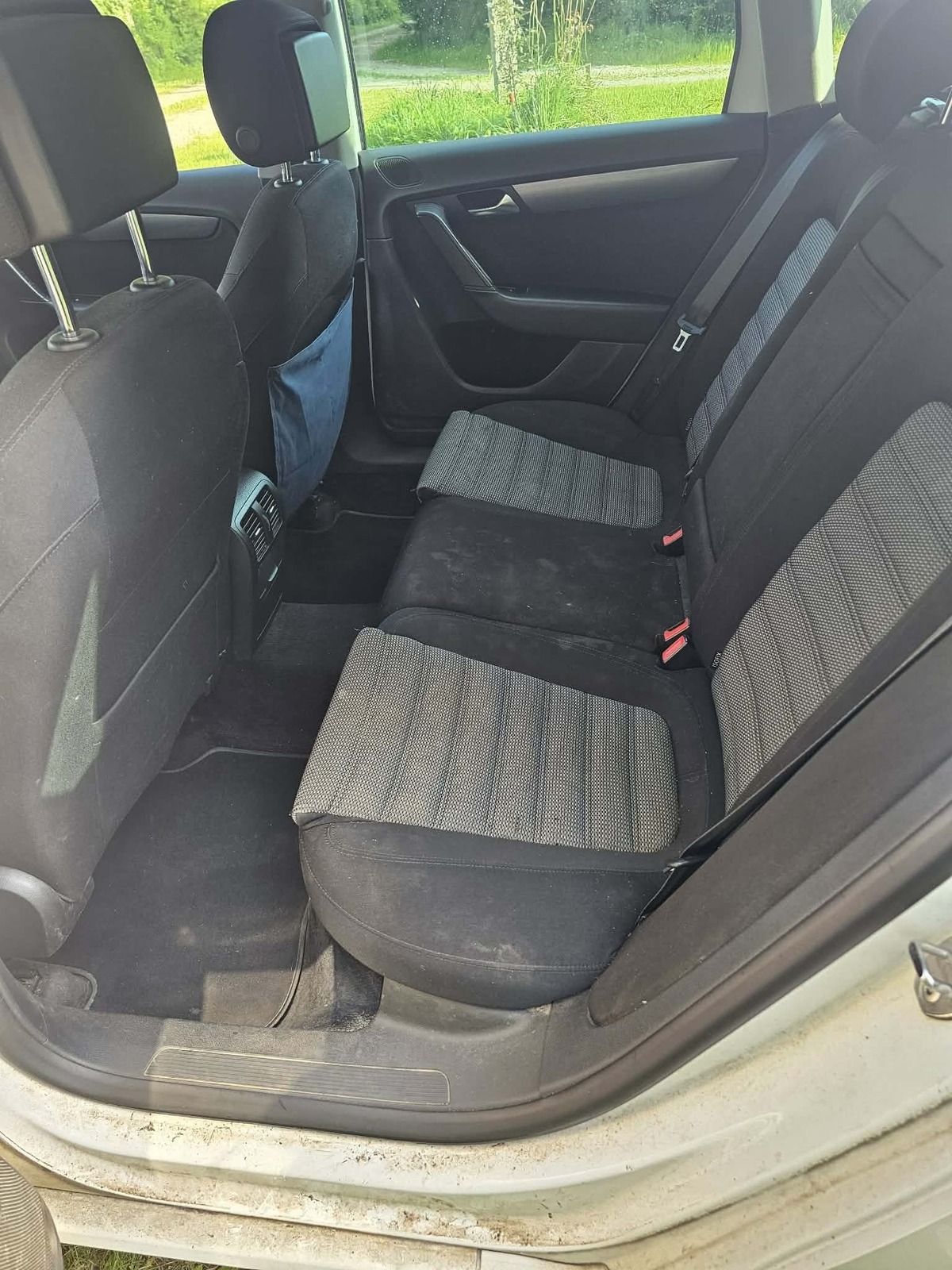Volkswagen Passat Variant 2012, photo 6/10