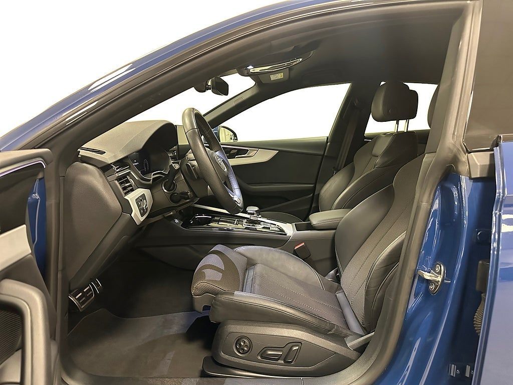 Audi A5 2022, photo 6/15