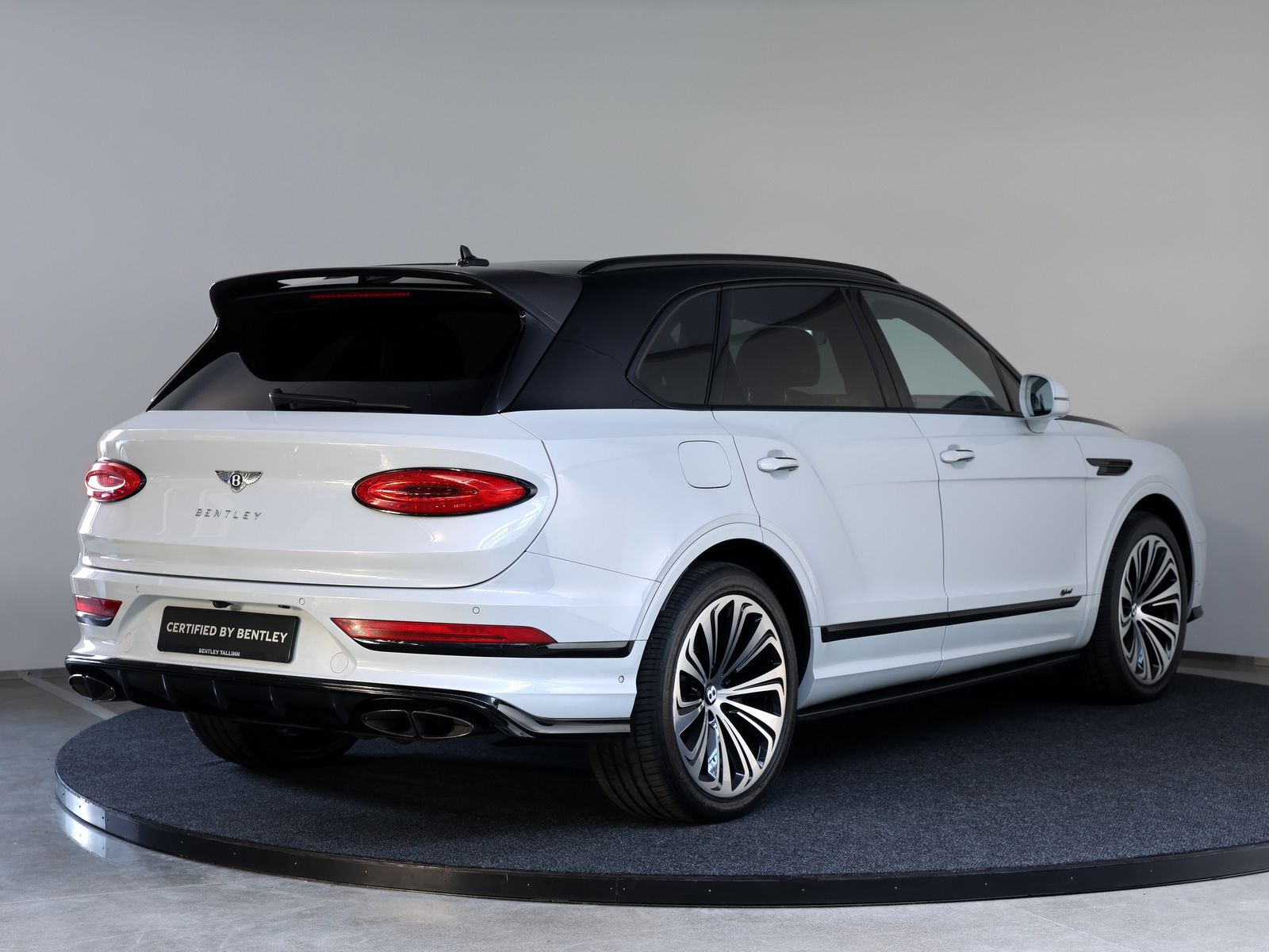 Bentley Bentayga 2022, photo 2/24