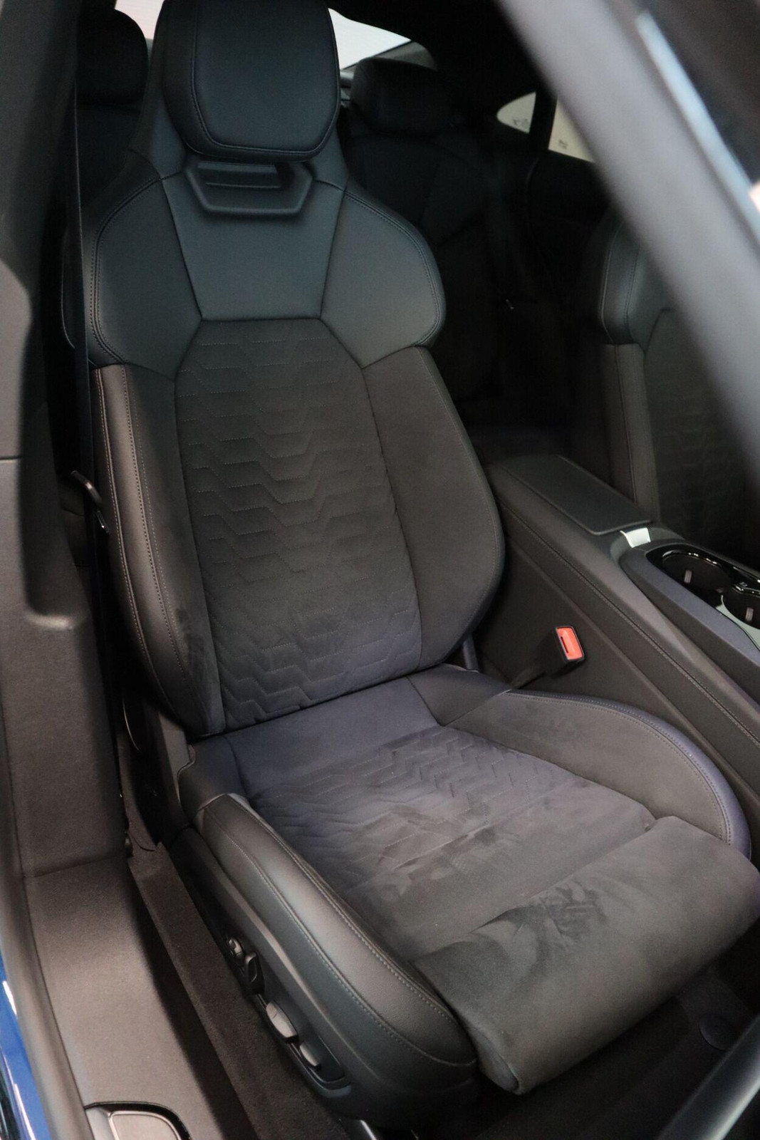Audi e-tron GT 2022, photo 2/9