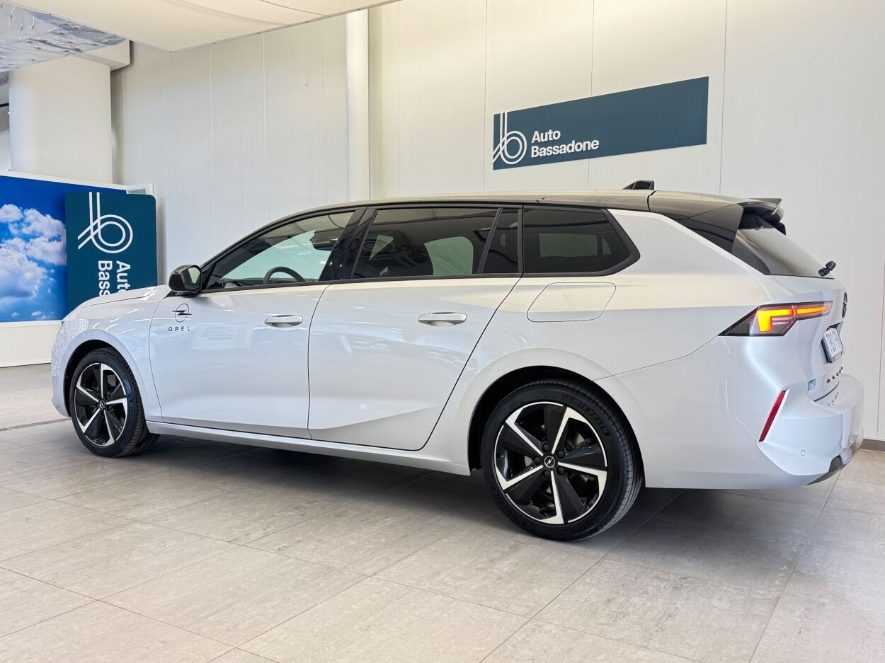 Opel Astra 2024, kuva 4/24