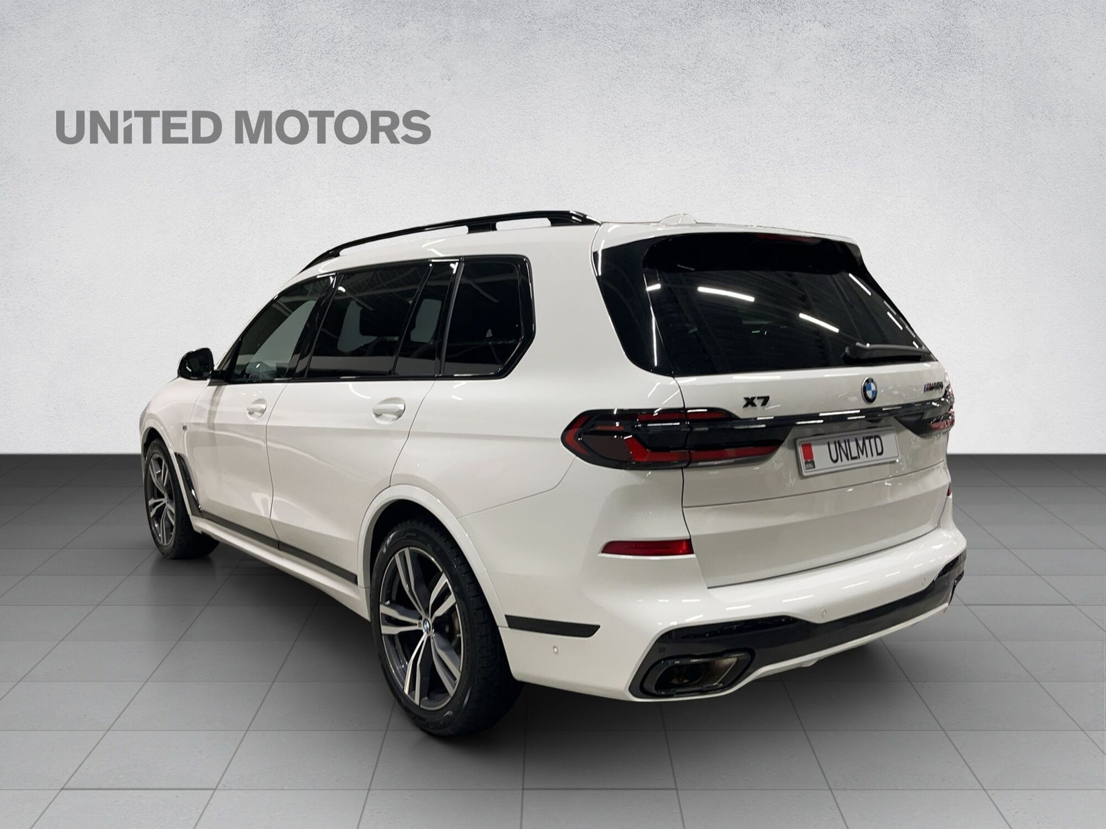BMW X7 2023, photo 4/19