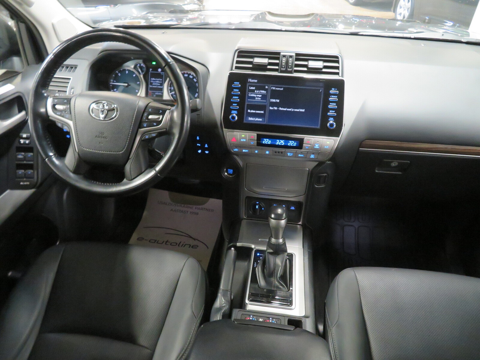 Toyota Land Cruiser 2023, photo 3/11