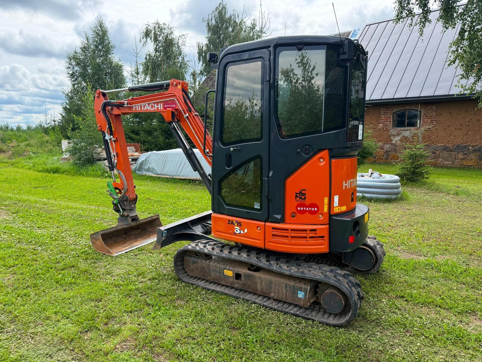 Hitachi ZX26U-6, kuva 3/26