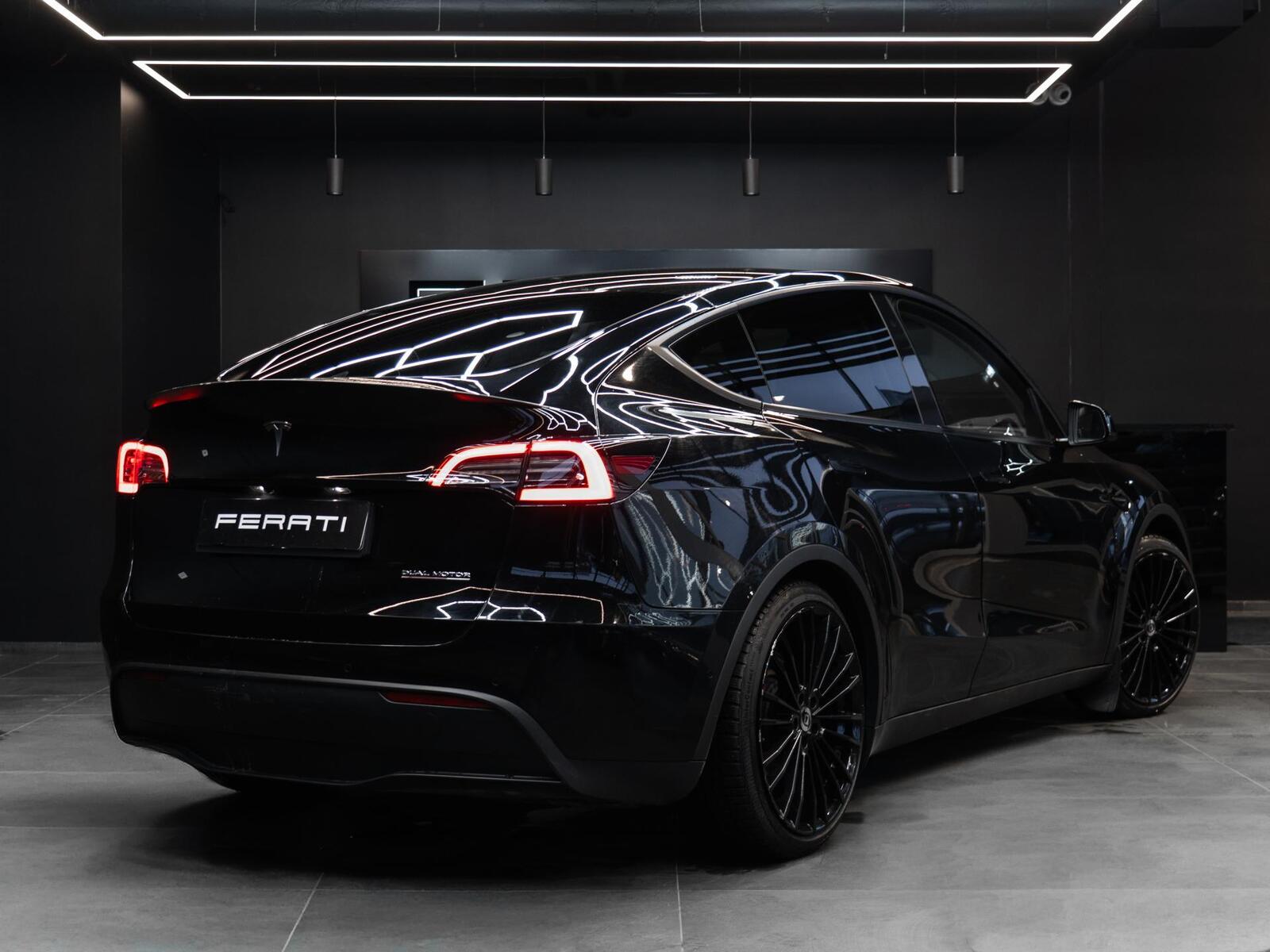 Tesla Model Y 2022, photo 2/15